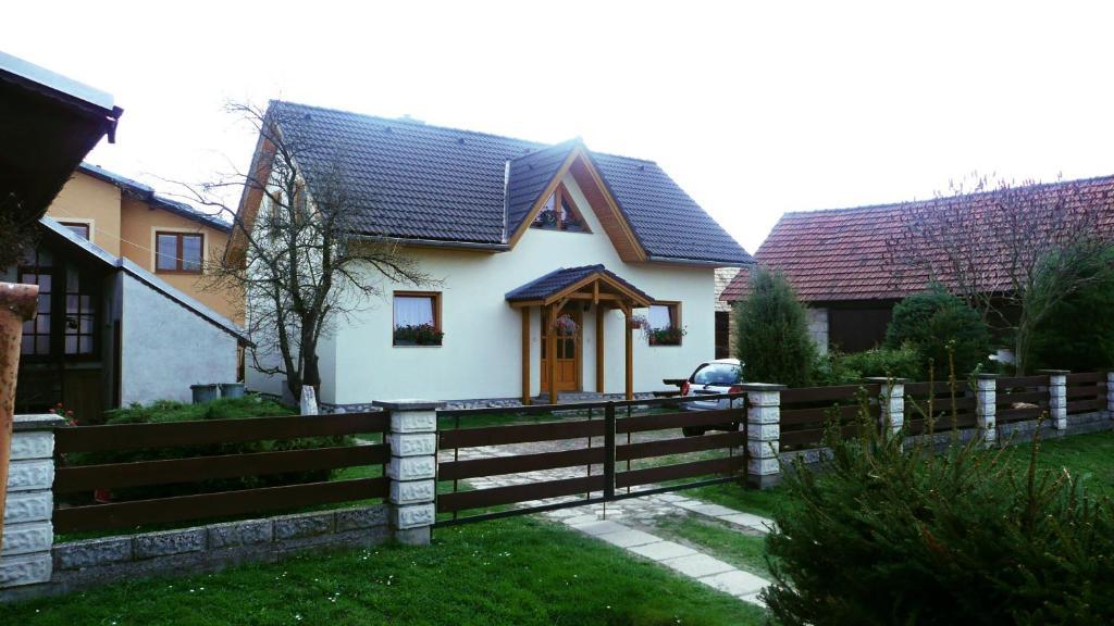 Chalupa Baran Bešeňová Exterior foto